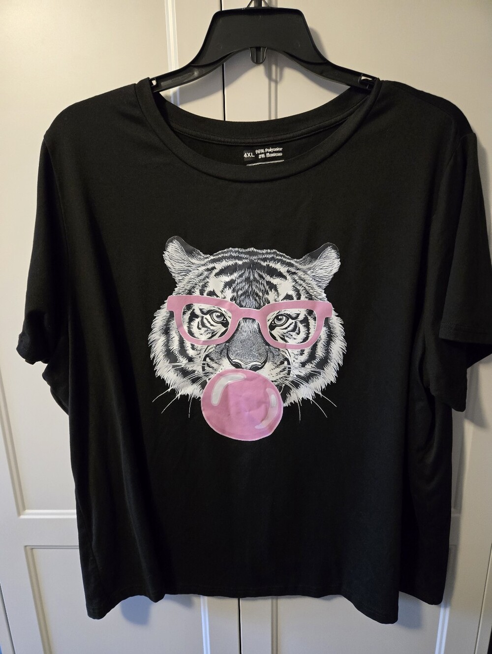 Women's Black Graphic Tee with Pink Tiger Bubble Design Size 4X (Fits Like 2X)